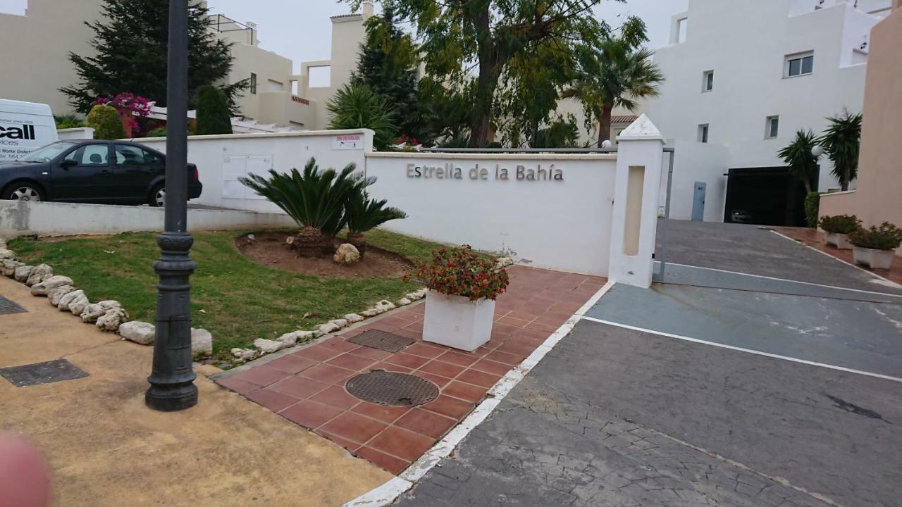 Estrella De La Bahia Lägenhet Casares Exteriör bild