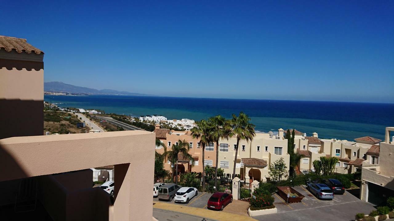 Estrella De La Bahia Lägenhet Casares Exteriör bild