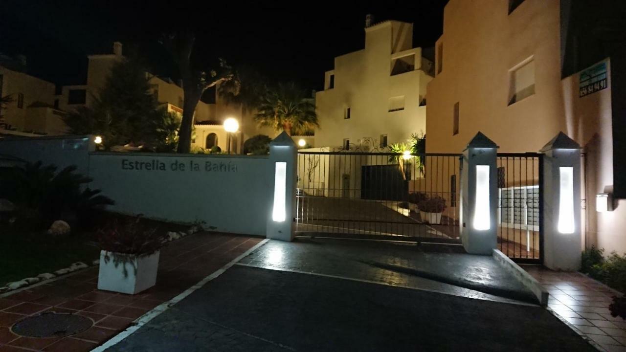 Estrella De La Bahia Lägenhet Casares Exteriör bild