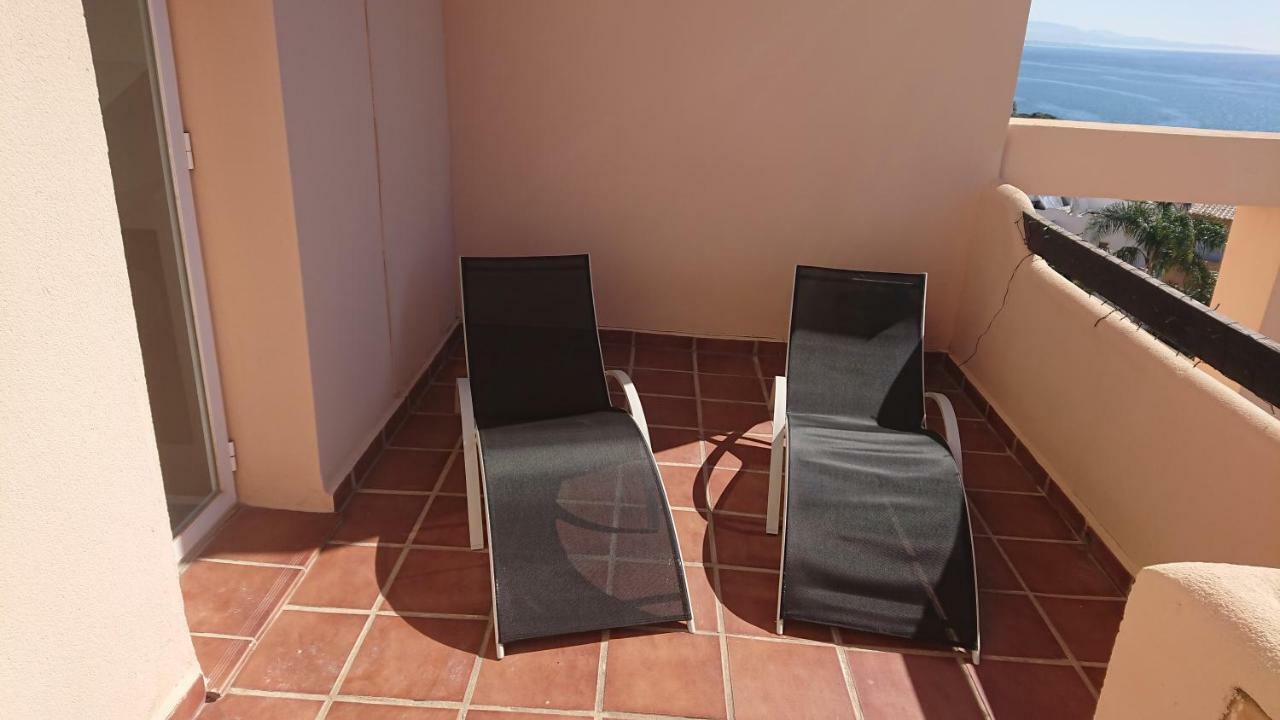Estrella De La Bahia Lägenhet Casares Exteriör bild